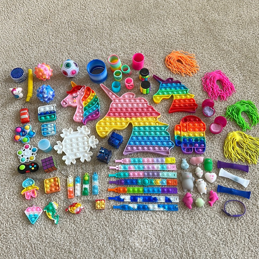 Ultimate fidget pack with multiple items